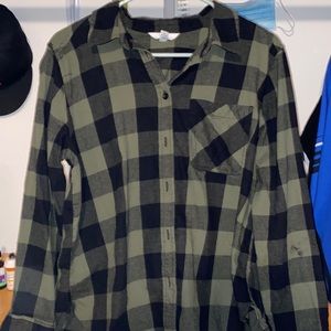 Flannel from Time and true, green and black, and a medium in women.